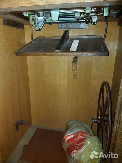 Швейная машинка altenburg