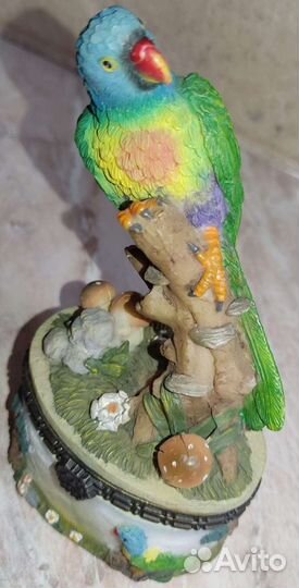 Шкатулка статуэтка