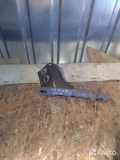 Кронштейн левого крыла Volkswagen Polo 5