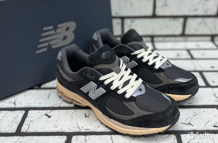 New Balance 2002R