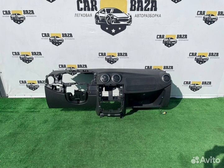 Передняя панель салона (торпедо) Nissan Almera