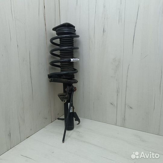 Стойка передняя левая Mazda 3 BK 1.6 2005