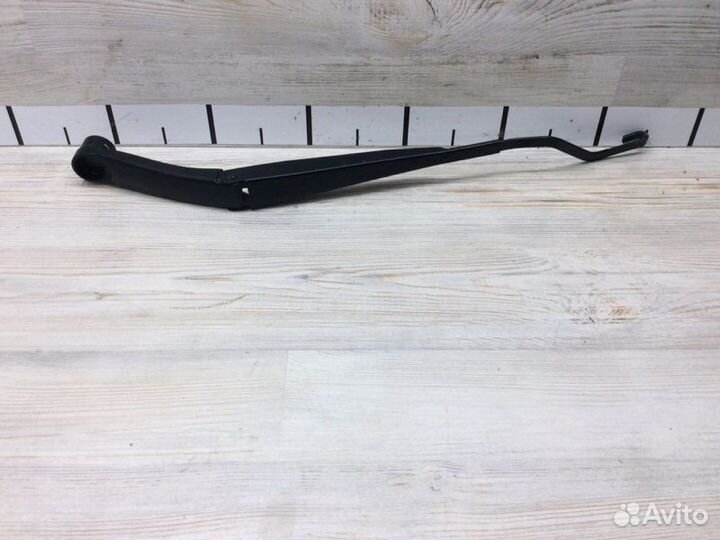 Поводок стеклоочистителя передний левый Hyundai