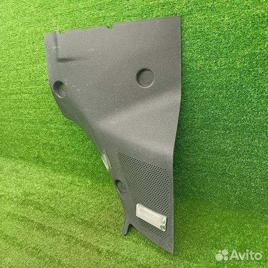 Обшивка отсека багажника правая Ford Mondeo