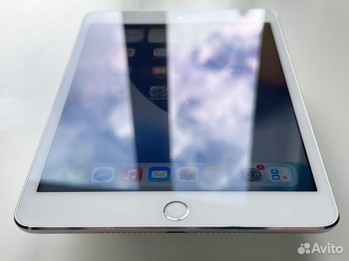 iPad mini 4 32GB Wi-Fi White, в новом состоянии