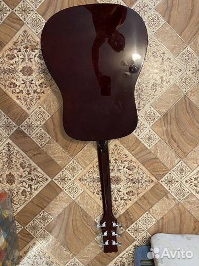 Продаю гитару, подарили - не играю