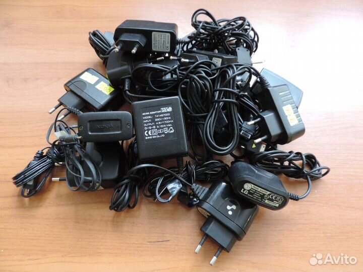 Зарядое устройство для телефона