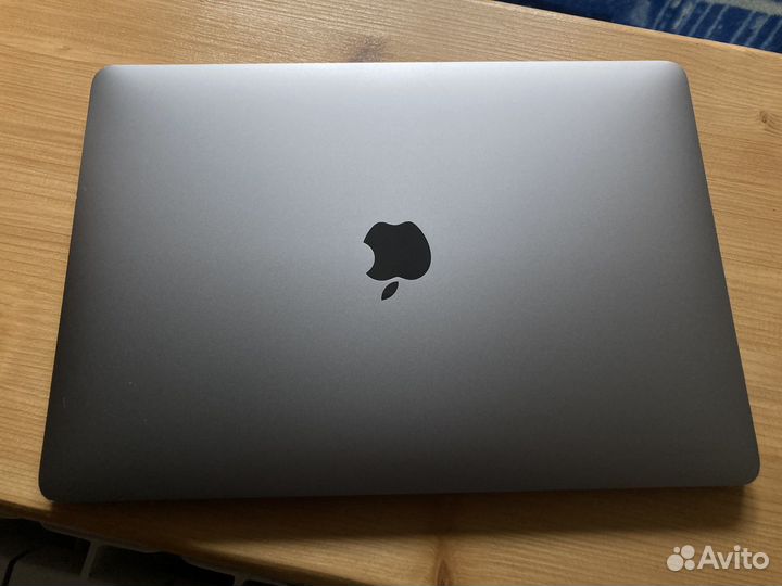 Apple Macbook Pro 13 2019 i7/16/256, 300+ циклов