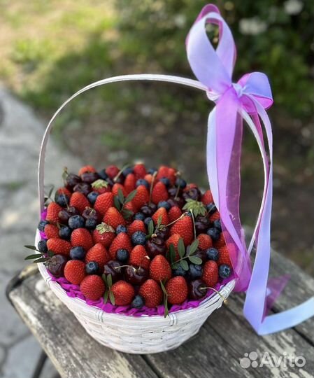 Фруктовые корзины и букеты