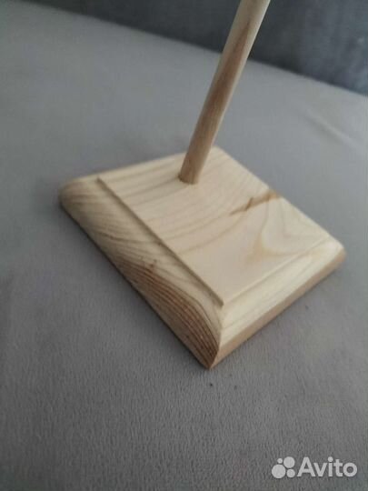 Подставка для кукол или