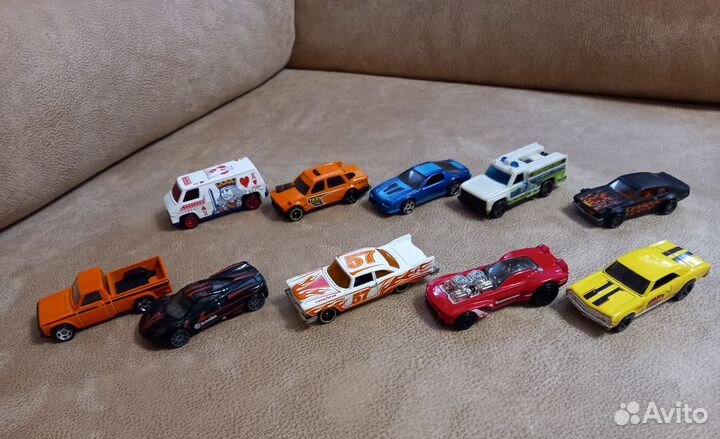 Машинки Hot wheels