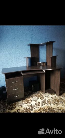 Компьютерный стол