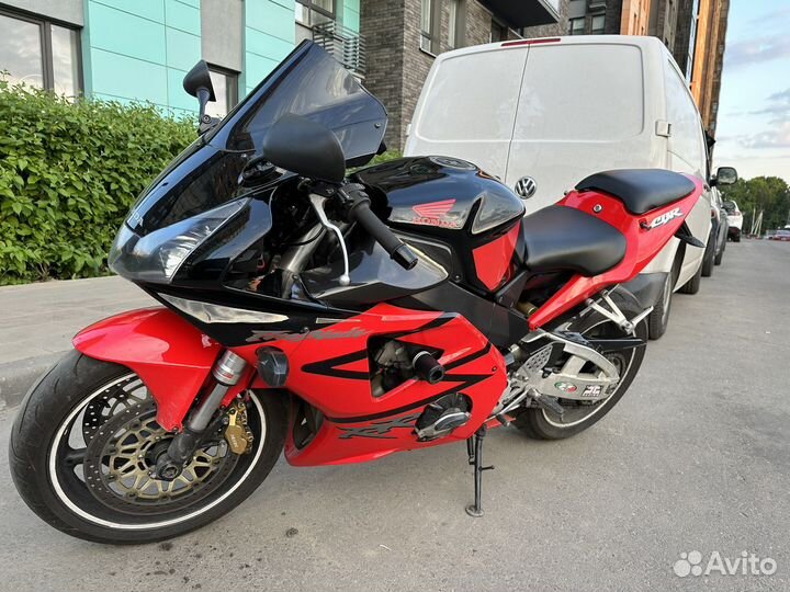 Honda cbr954rr 2002