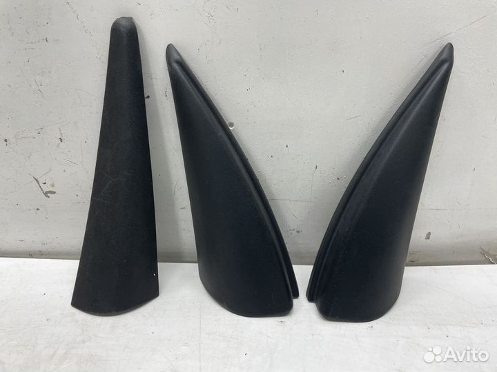 Накладка / Уголок двери Citroen C3 Picasso 2010