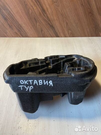 Ящик под инстумент Skoda Octavia