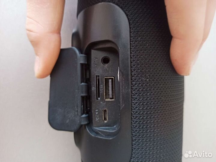 Блютуз колонка маленькая бу в хорошем состоянии