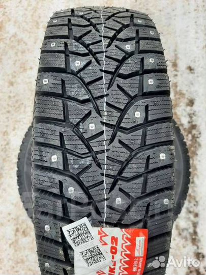 Bridgestone Blizzak Spike-02 245/45 R17 112