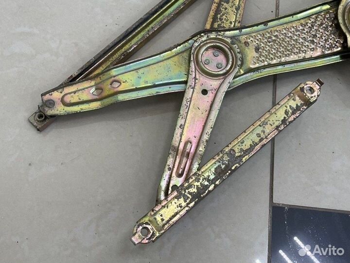 Стеклоподъемник передний левый Geely Mk Cross