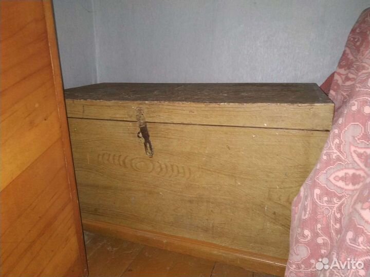 Сундук деревянный