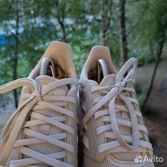 Кроссовки adidas