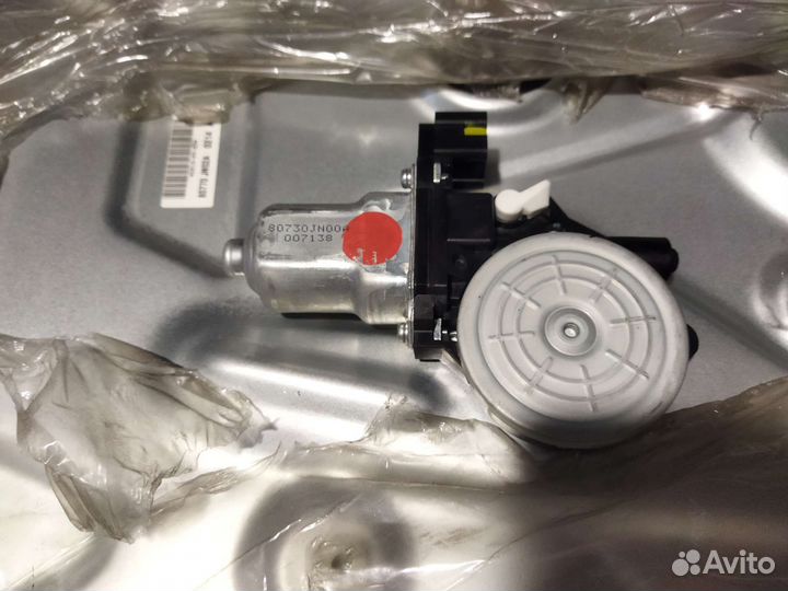 Стеклоподъемник передний правый Nissan Teana J32