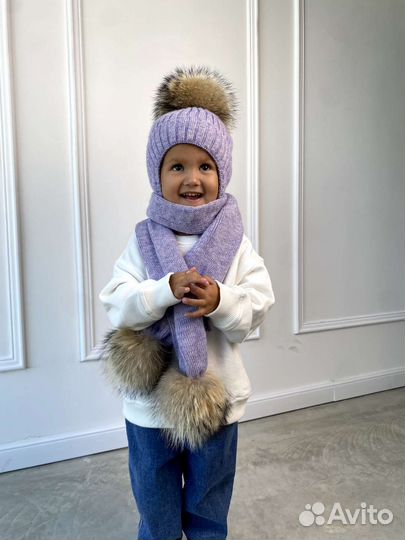 Шапка и шарф с натуральными помпонами