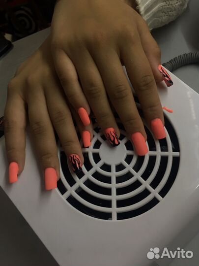 Наращивание ногтей