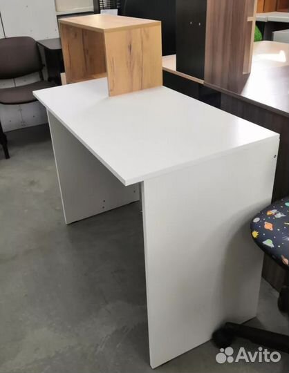 Стол письменный Квартет 2 новый