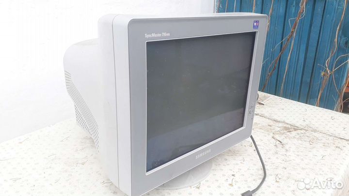 Монитор Samsung