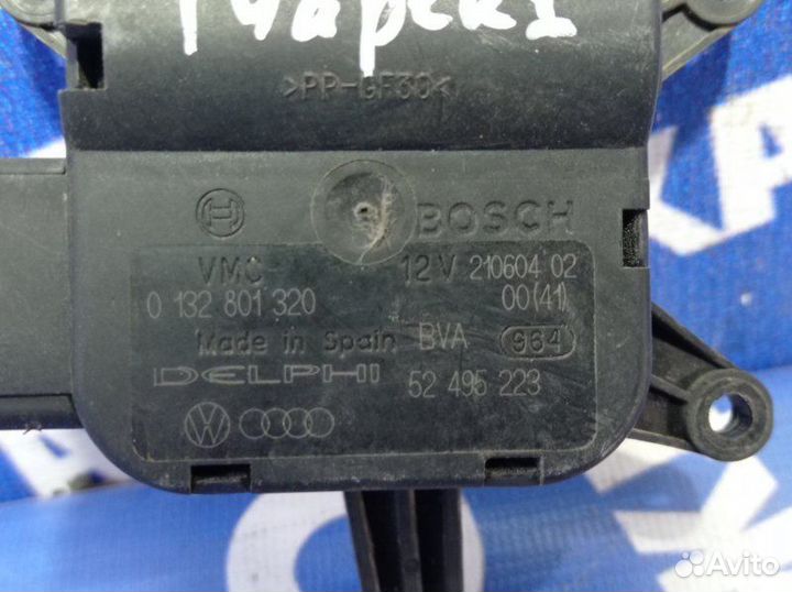 Моторчик заслонок отопителя Volkswagen Touareg