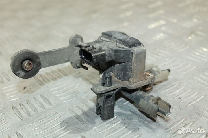 Клапан пневмоподвески Celsior UCF30 Lexus LS430