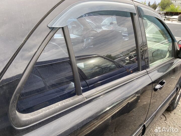 Стекло глухое заднее правое Kia Sorento BL