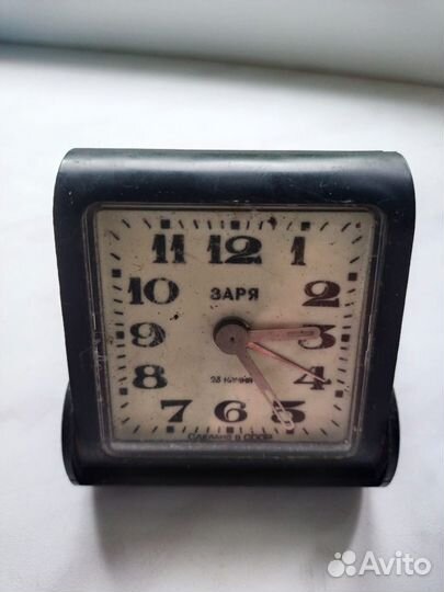 Часы ретро Заря