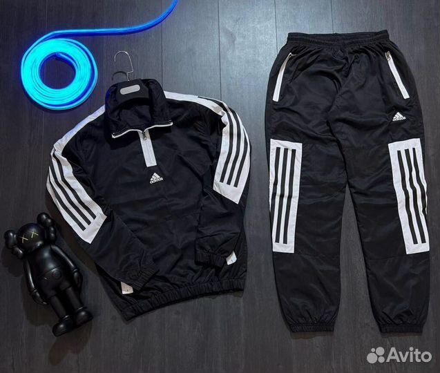 Спортивные костюмы Adidas