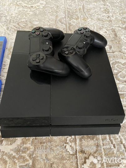Sony PS4 +2 геймпада+ 5 дисков