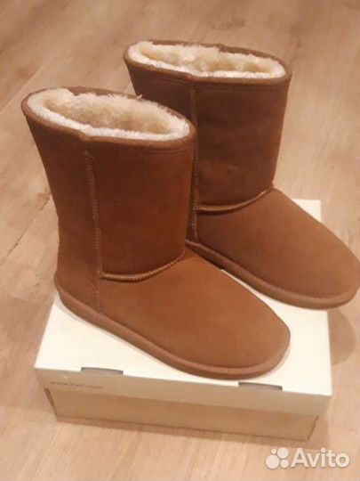 Обувь женская зимняя Угги