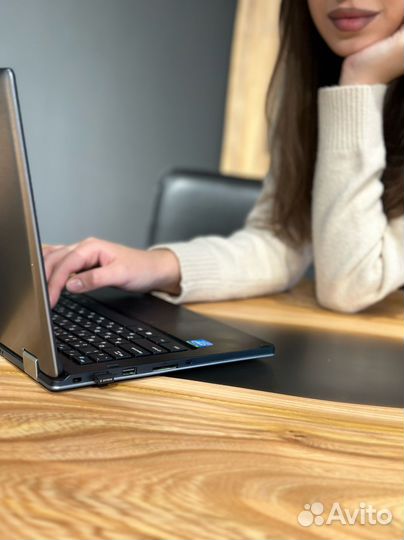 Стол из эпоксидной смолы