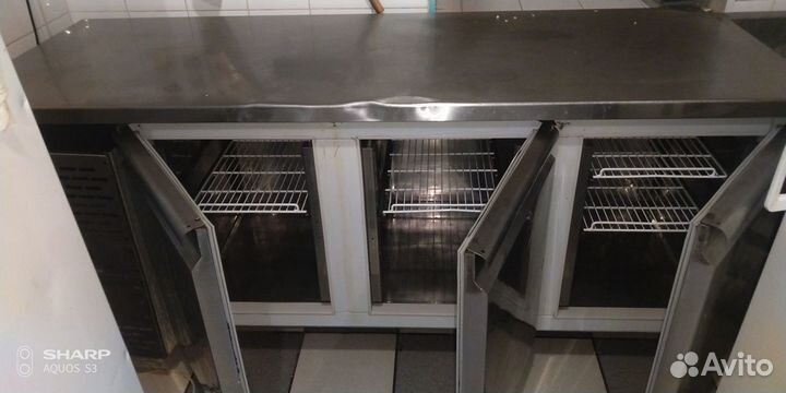 Стол холодильный hicold