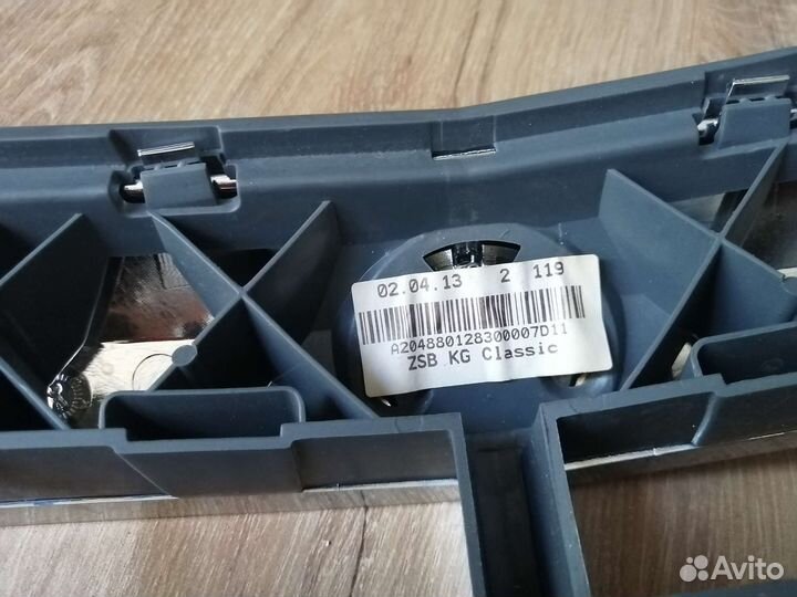 Решотка радиатора мерседес W204 C класс