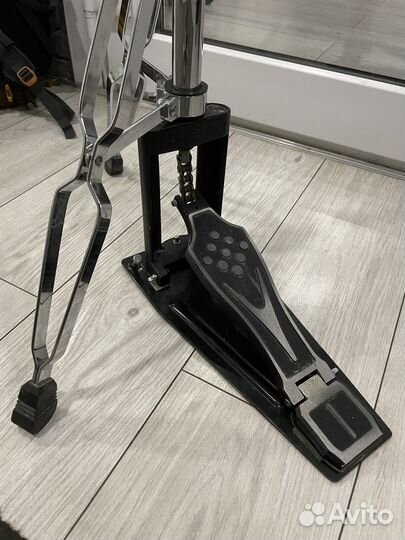 Стойка хай хэт двуногая