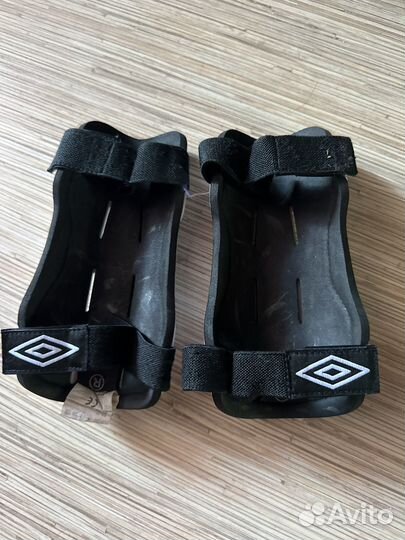 Футбольные щитки