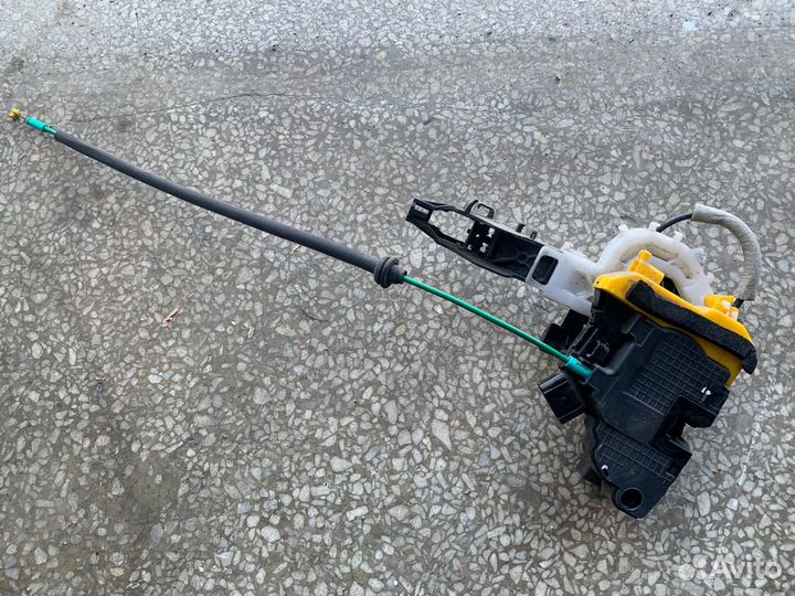 Замок правой двери Ceed 3d (купе)