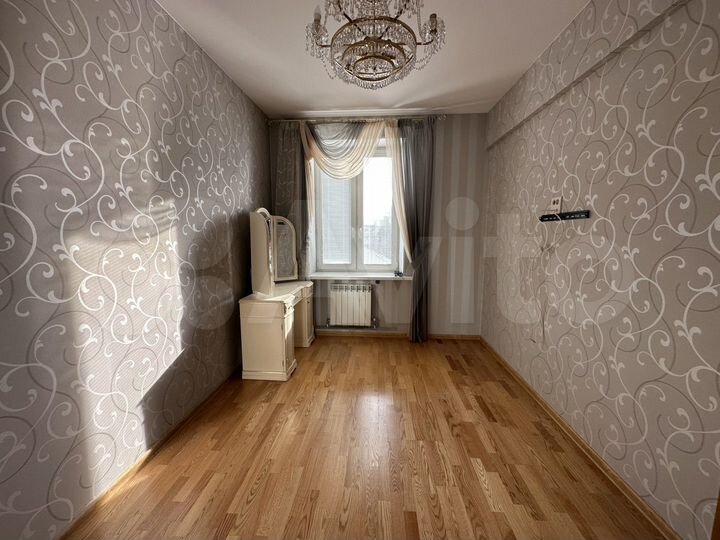 3-к. квартира, 74 м², 4/5 эт.