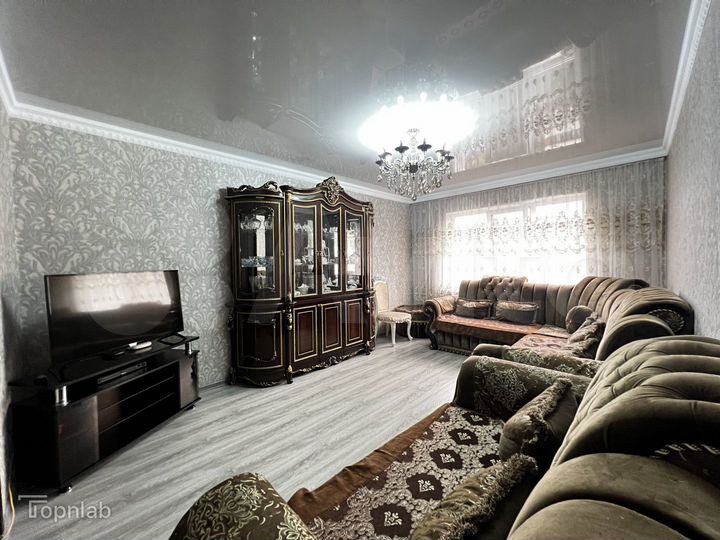 4-к. квартира, 98 м², 8/10 эт.