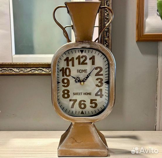 Часы настольные Новые