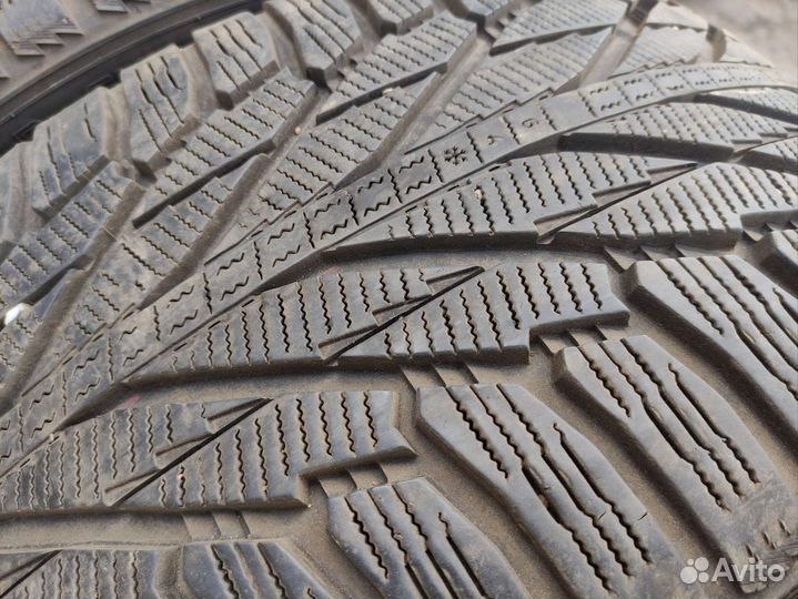 Nokian Tyres Hakkapeliitta R2 275/40 R20 106R