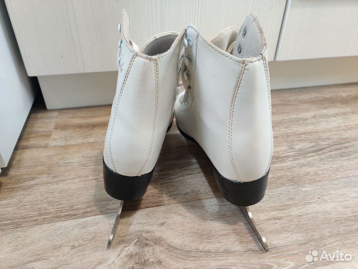 Коньки фигурные женские 39