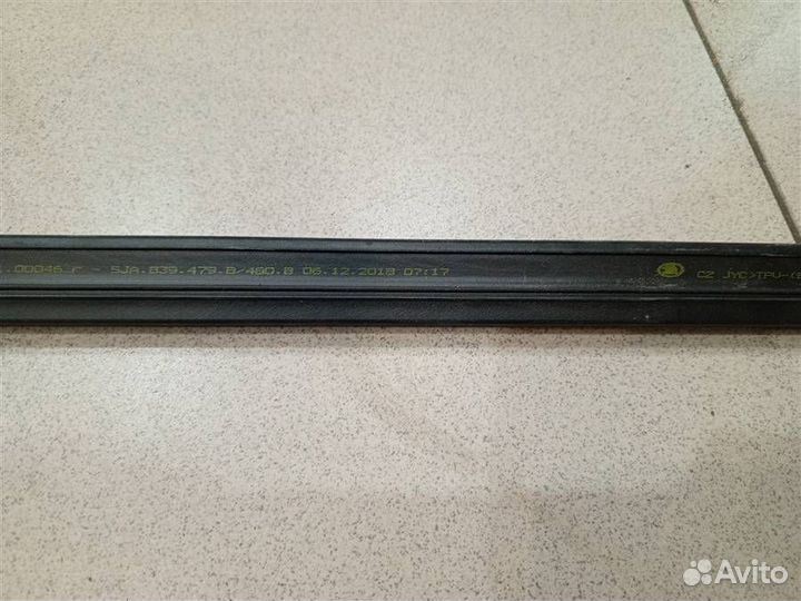 Уплотнитель стекла двери задней правой (бархотка