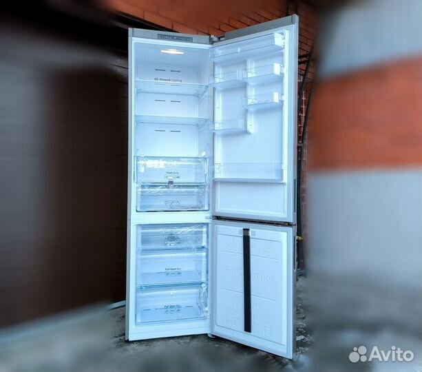 Новый холодильник Samsung NoFrost 201см