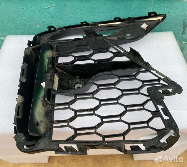 Решетка переднего бампера левая BMW X7 G07